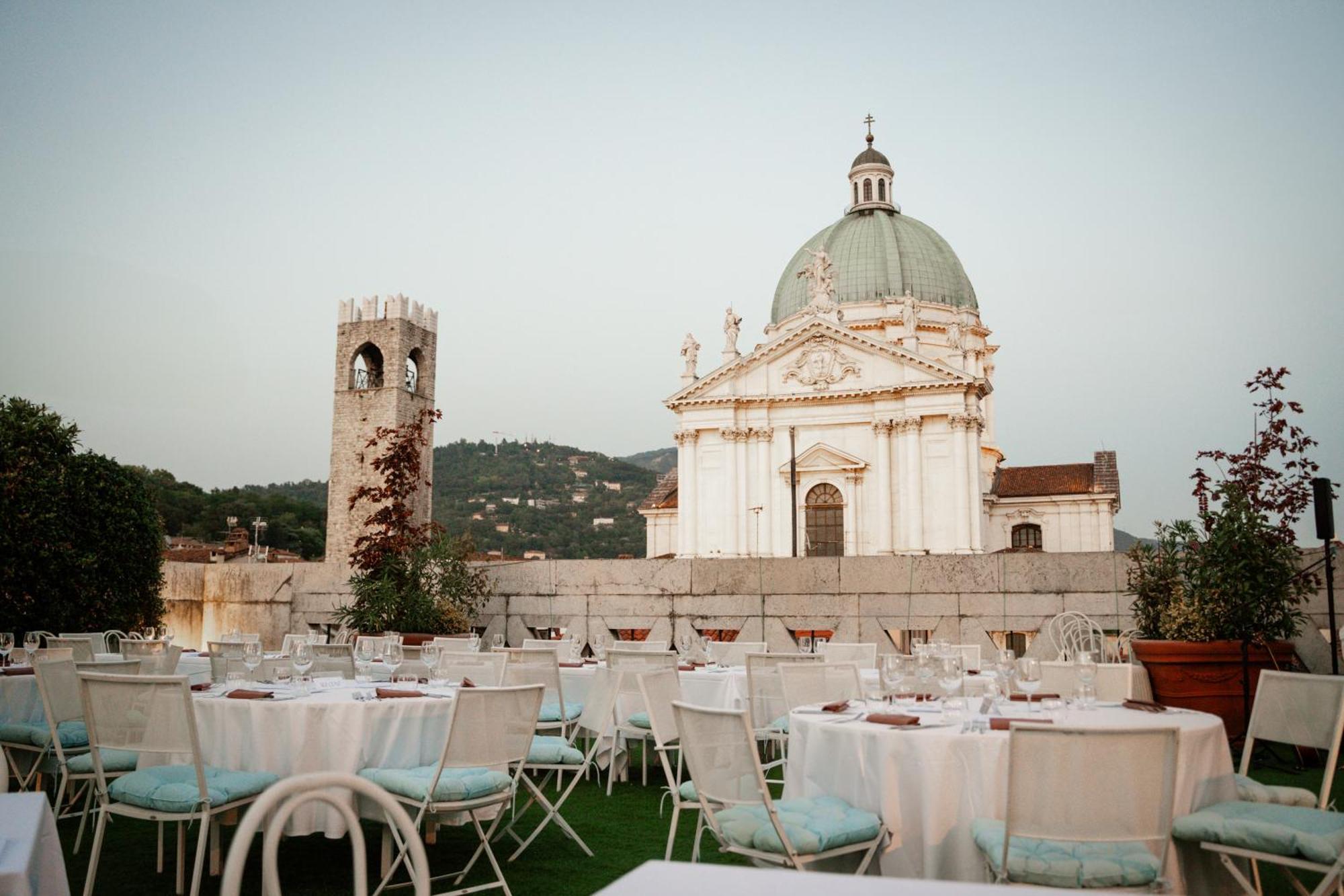 Hotel Vittoria Brescia Bagian luar foto