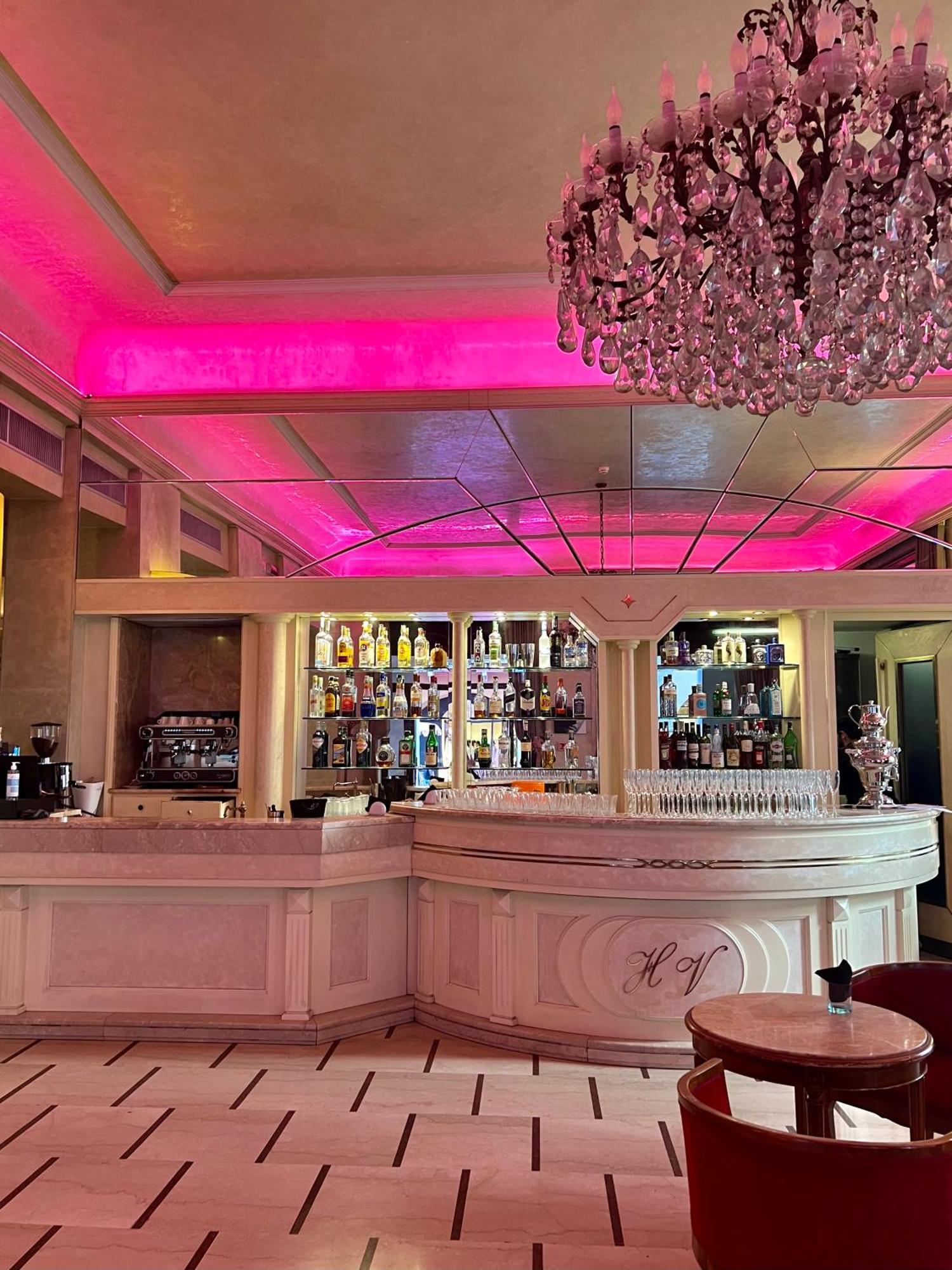 Hotel Vittoria Brescia Bagian luar foto