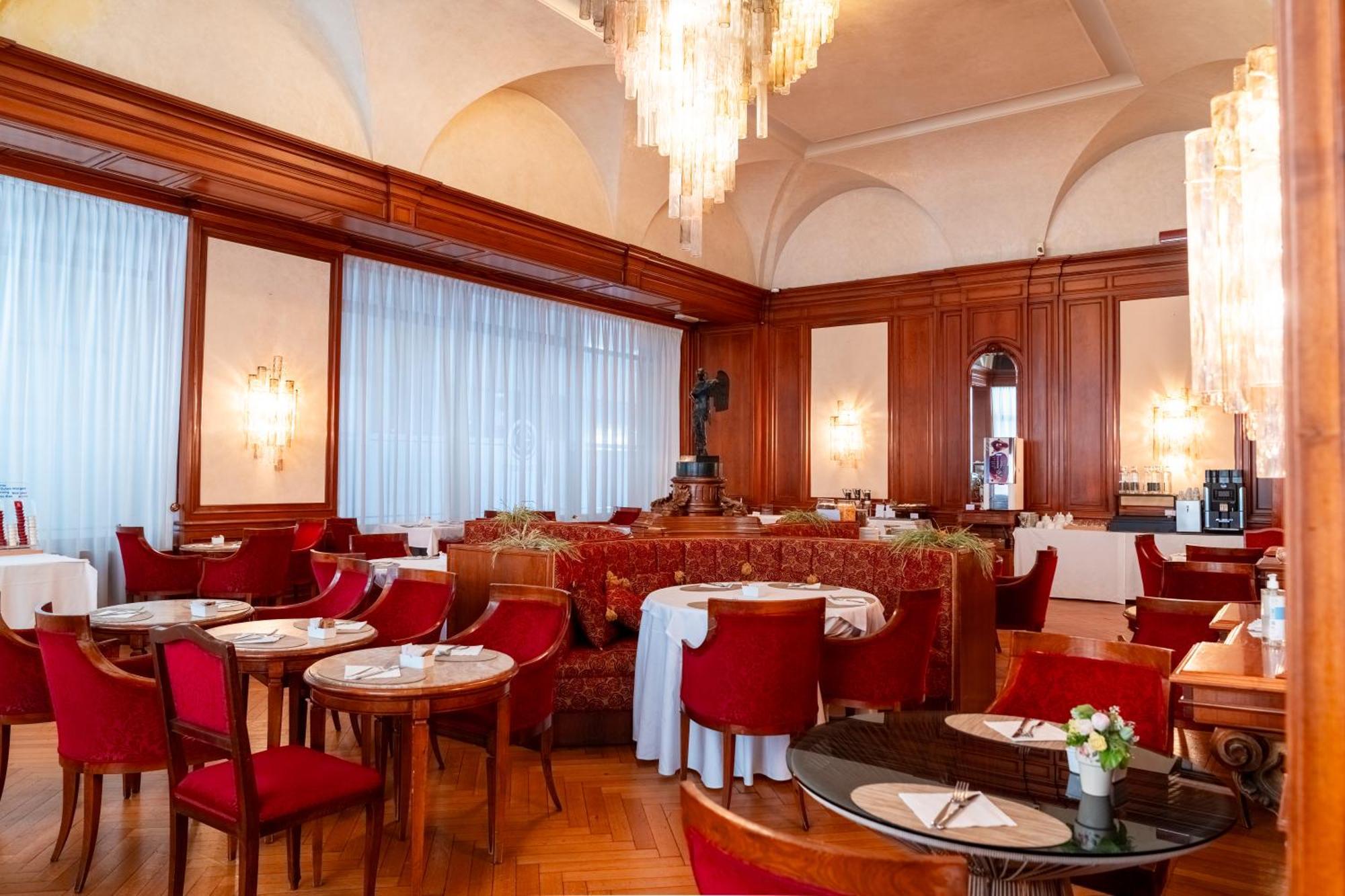 Hotel Vittoria Brescia Bagian luar foto