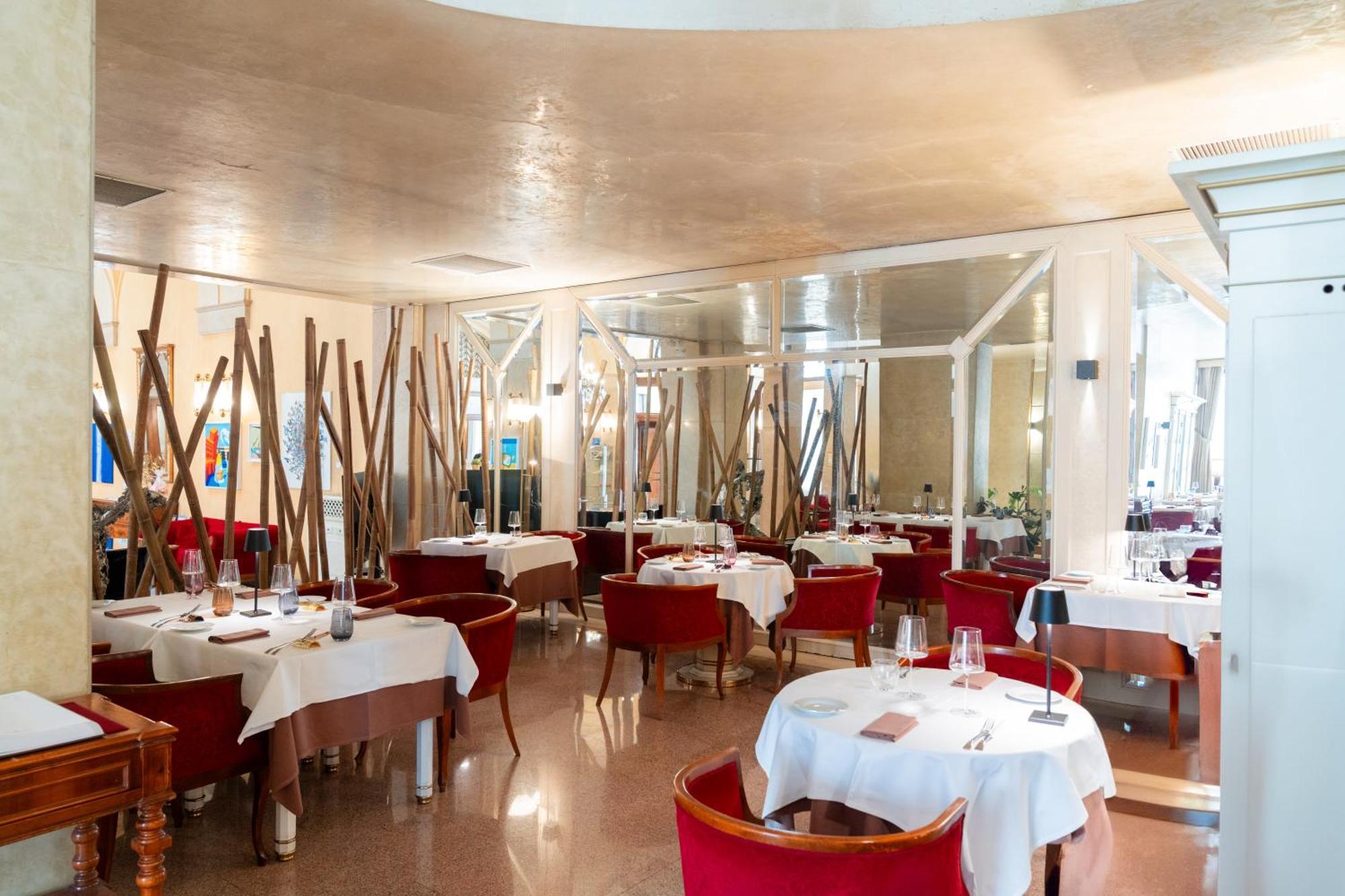 Hotel Vittoria Brescia Bagian luar foto